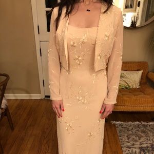 Elegant & flattering dress with matching jacket